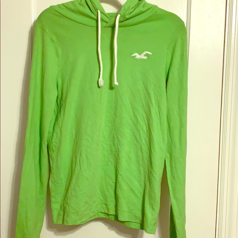 Men’s long sleeve hooded shirt.